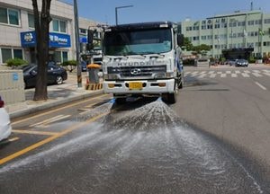 여주시, 폭염 대응 도로변 살수차량 운행