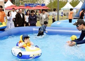 경기평화광장 ‘시원시원물축제’ 개장했어요…이화순 道부지사, 안전관리 점검