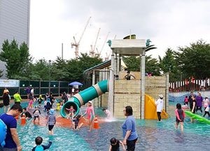 "무더위야 가라" 인천 도심 속 무료 물놀이장 잇따라 개장