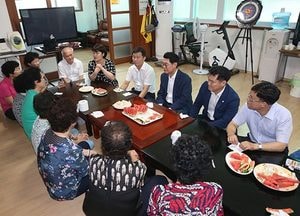 수원시의회 “폭염에 취약한 어르신 찾아 안부 살펴”
