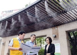 은수미 성남시장, 물놀이장·쉼터·쿨링포그 방문 폭염 대응 체제 점검 나서