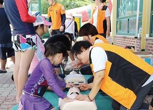 인천서부소방서 의용소방대, 주말 심폐소생술 체험장 운영