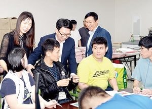 최종환 파주시장, 추석 맞아 사회복지시설·참전유공자·애국지사 찾아