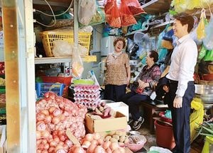 김종천 과천시장, 재래시장 찾아 추석 민심 살펴