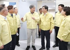 송한준 의장, 아프리카돼지열병 방역 상황실 방문 점검