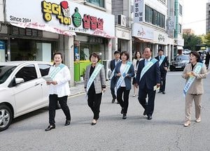 수원시의회, “골목상권 살리는 수원페이 사용해요” 홍보 캠페인 펼쳐