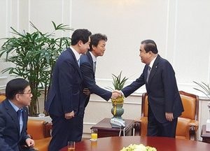 김종천 과천시장, 문희상 의장에 토지 보상 관련 법안 처리 건의