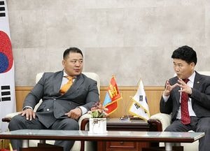 김원기 부의장, 몽골 볼강도 민주당 대표 접견