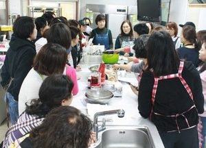 화성시, 전통식품 활성화를 위한 송산포도 고추장 담그기 교육
