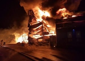 광주 소음방지 바닥재 제조공장 화재…“27억 피해 추정 인명피해 없어”