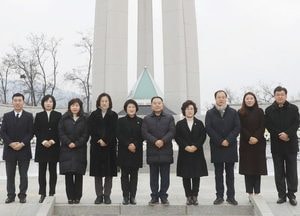 광주시의회, 현충탑 참배로 새해 일정 시작