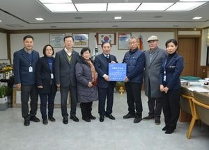 치매 걱정 없는 포천 만들기 현판 전달