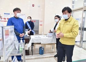 임병택 시흥시장, 선별진료소 방문