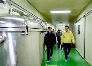 박남춘 시장, 신종 코로나 확산 방지 손소독제 생산업체 방문