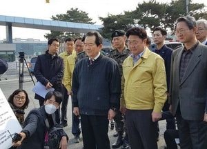 정세균 총리, 이천 국방어학원 둘러보고..지역 주민들과 간담회