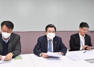 정부, 오늘(27일) 오후부터 약국과 우체국, 농협 등 통해 매일 마스크 350만장 공급