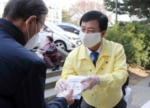이강호 남동구청장, 직접 만든 면마스크 배부