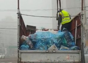 화성, 적재함에 사람 태우고 아찔한 곡예운전‥생활폐기물 차량 사고위험 무방비