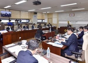 코로나19 극복 위한 경제적 지원 총력 주문