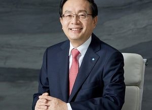 DLF 사태로 거취 불투명했던 손태승 우리금융 회장, 연임 성공