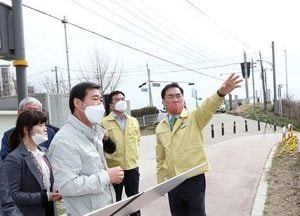정장선 평택시장, 진위·안성천 두강변 현장 방문