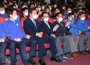방송3사 출구조사 결과, 민주당·시민당 '압승' 예측