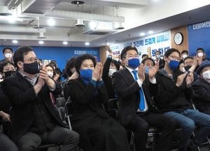 인천 연수갑 박찬대 당선인 “연수발전 위해 신발 끈 다시 조여 맬 것”