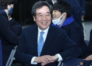 민주당·통합당 선대위 해단식 개최...'상반된 표정'