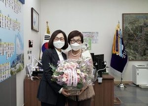 화훼농가 돕기 '플라워 버킷 챌린지' 은수미 성남시장 동참