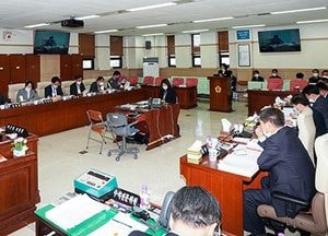 경기도의회 임시회 안전행정위원회, 인재개발원 무상대부 연장 행정 질타