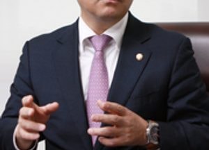 박정 의원 ‘DMZ 평화관광’ 재개 팔걷어