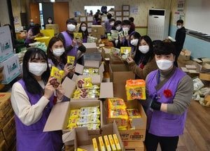 용인, 무료급식 못 받는 어르신 매주 효자 식품꾸러미 드려요