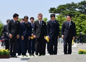 與野, 노무현 11주기···‘노무현 정신’ 강조