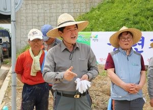 김광철 연천군수, 영농현장 방문 농업인 격려