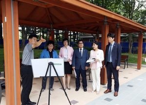 안양시의회 도시건설위원회, 신촌어린이공원 정비공사 현장 방문