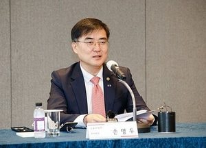 오는 8월 5일 도입되는 ‘마이데이터’ 시대 앞두고 금융권 바쁘다