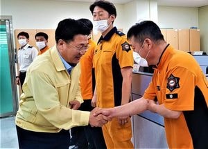 엄태준 이천시장, 취임 2주년 맞아 코로나19 극복 기여 관계자들 격려