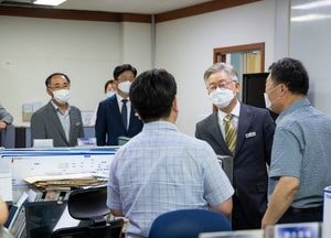 이재명, 기본소득 지급 1년에 5번 적당... 효과 1년 내내 이어질 것