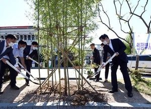 의정부시 승진 공직자 식수행사 가져
