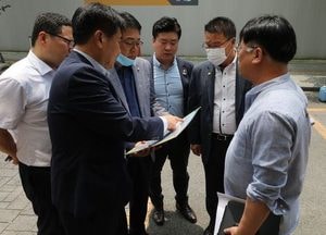 인천 동구의회, 송림초교 주변구역 공사 현장 방문
