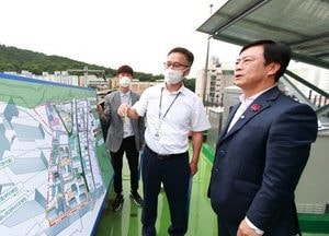이강호 남동구청장 ‘만부마을 도시재생 뉴딜사업’ 점검