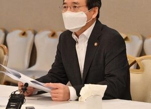 정부, 2차 재난지원금은 소상공인과 자영업자 위주로 지원