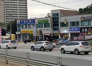 [포토] 커피 구입도 비대면이 대세···길게 늘어선 드라이브스루