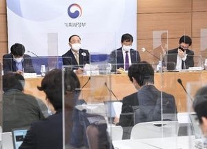 빠져나갈 구멍이 너무 많은 ‘한국형 재정준칙’