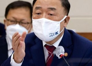 홍남기 "전셋값 상승 당분간 이어질 듯··· 안정 위해 추가 대책 강구"