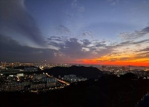 인천 문학산에서도 해돋이·해맞이···"인천 야경까지 즐긴다"