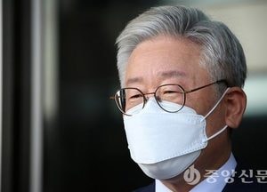 이재명 “공공배달앱과 지역화폐로 지역 경제 살릴 것”