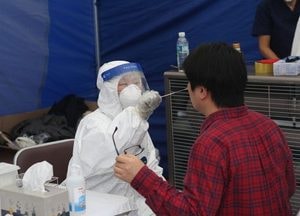 '수능 코앞인데'...강남 대치동 학원가 2만명 전수조사