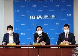 의협 “독감 접종, 1주간 잠정 유보해야...철저 조사”
