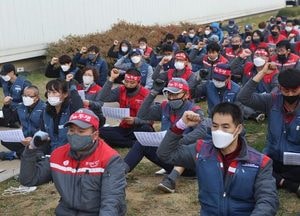 롯데택배 노동자 총파업 돌입…“택배기사 처우·노동환경 개선하라”